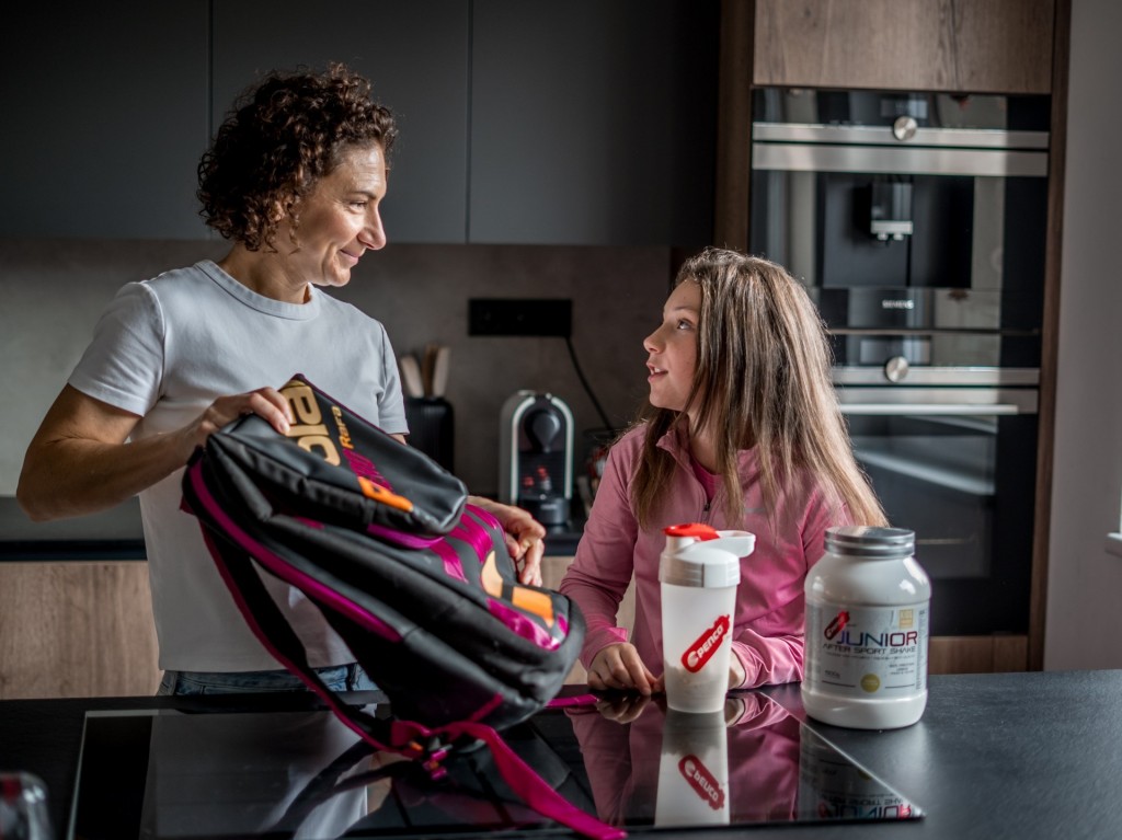 Regeneračný nápoj pre juniorov  JUNIOR AFTER SPORT SHAKE 1500 g  Vanilka č.4