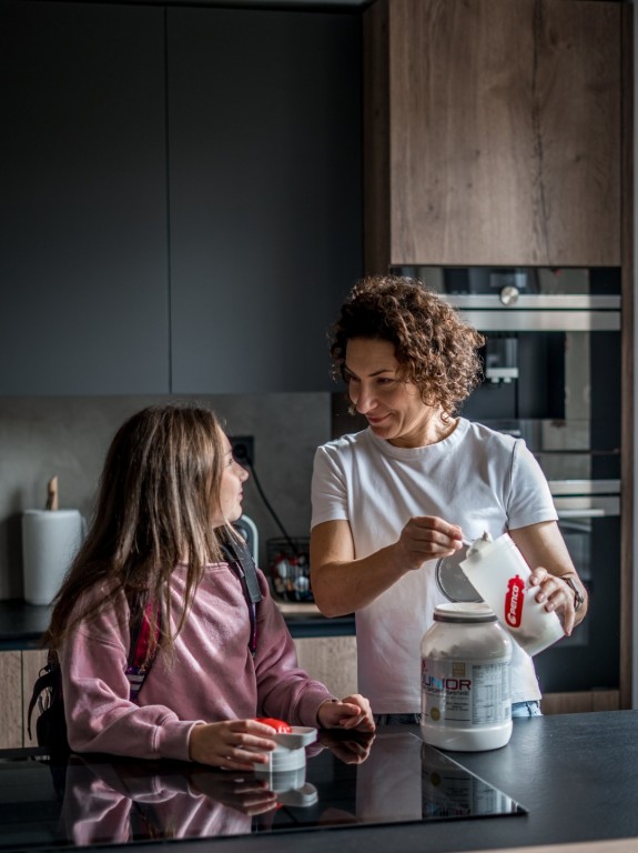 Regeneračný nápoj pre juniorov  JUNIOR AFTER SPORT SHAKE 1500 g  Vanilka č.5